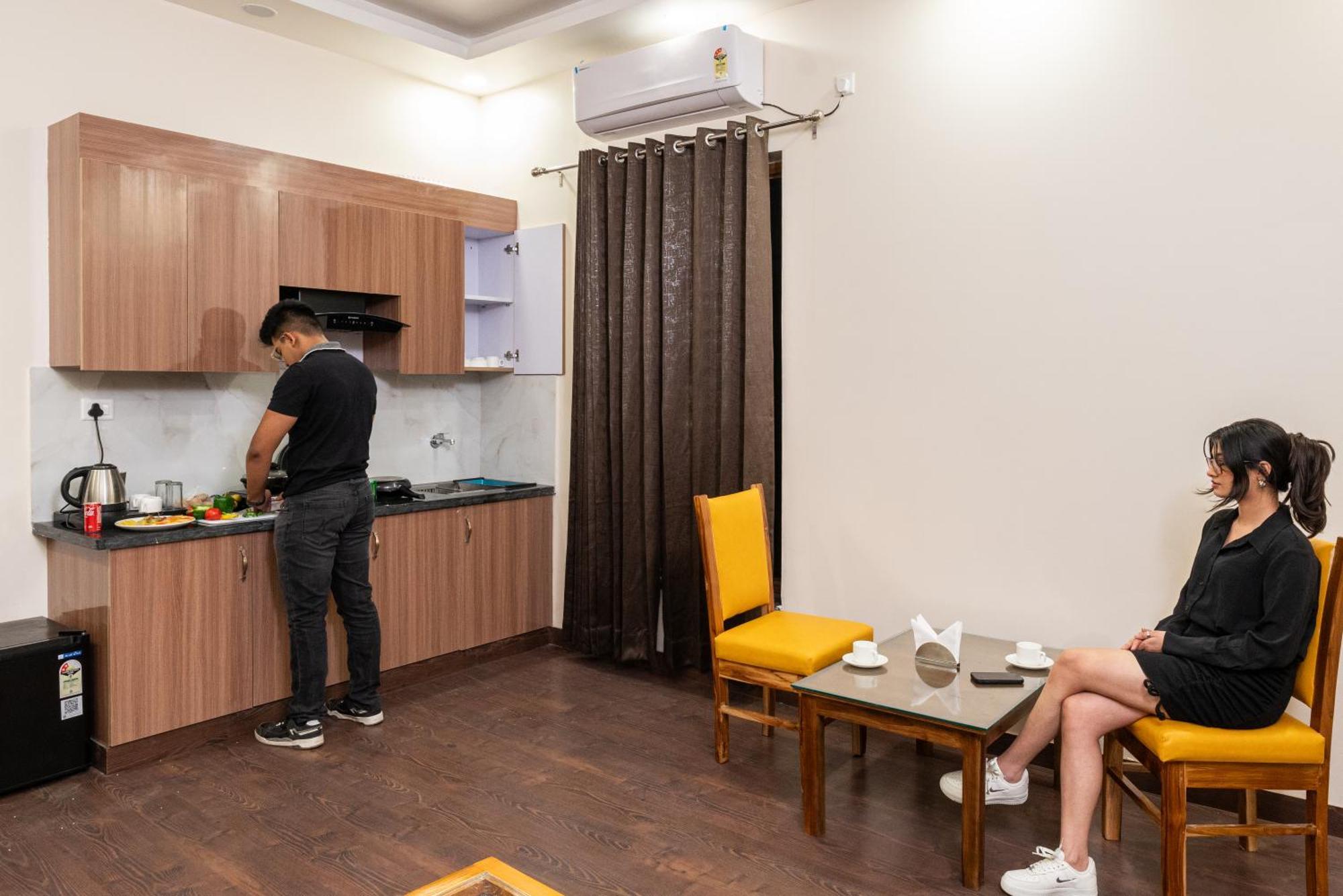Lime Tree Hotel & One Bhk Serviced Apartment Noida - Sector 50 Metro מראה חיצוני תמונה