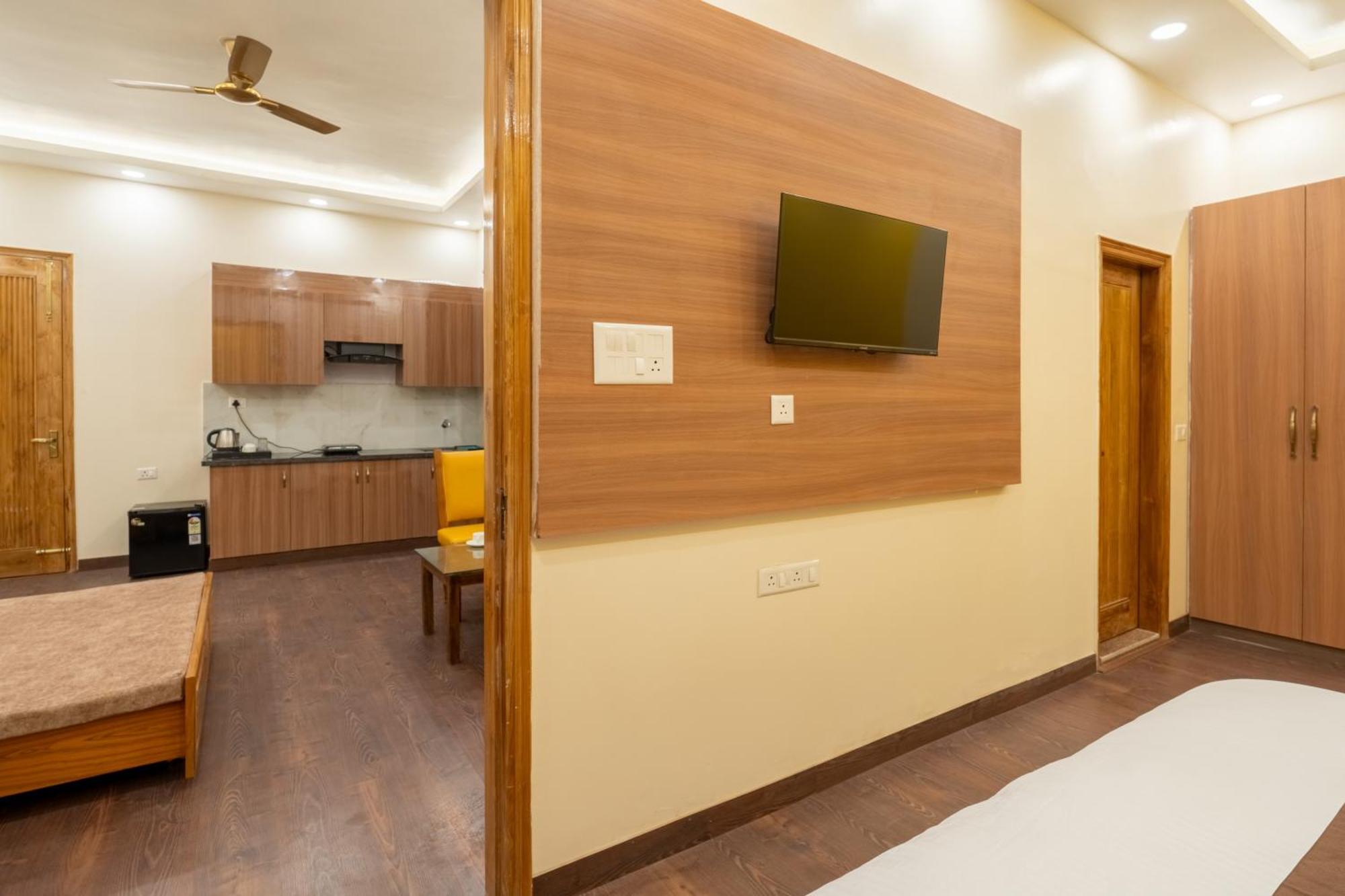 Lime Tree Hotel & One Bhk Serviced Apartment Noida - Sector 50 Metro מראה חיצוני תמונה
